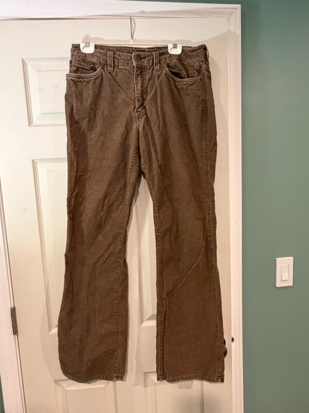 American Eagle boyfriend-style corduroy pants size 32/34